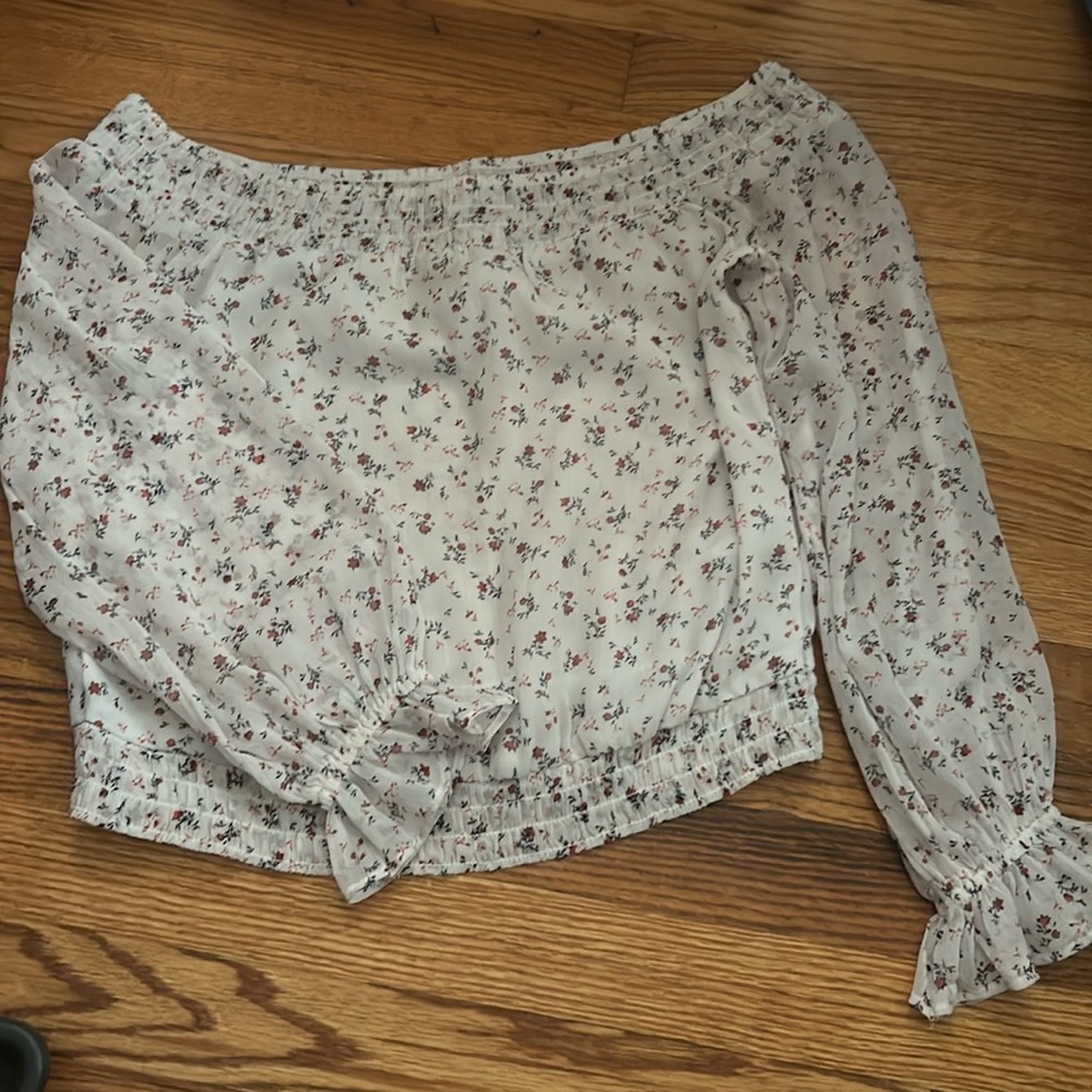👚3/$20👚 Abercrombie & Fitch Off-the-Shoulder Crinkle Chiffon Floral Blouse